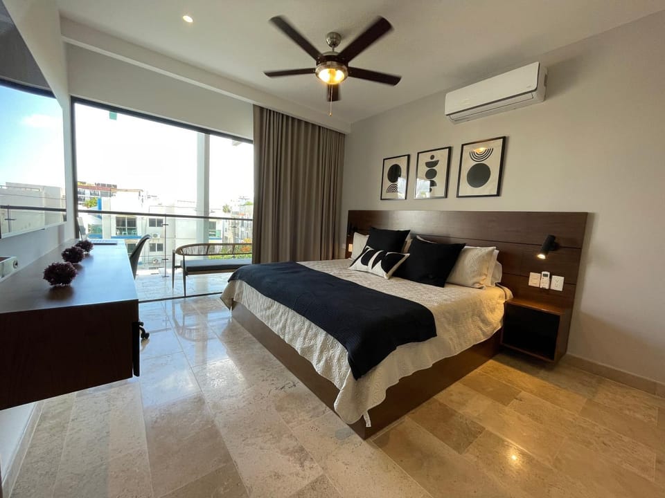Photo of the whole room, air conditioner