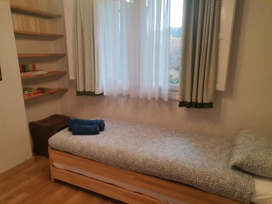 Bed, Bedroom, towels, wardrobe