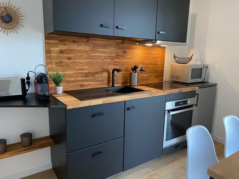 Coffee/tea facilities, Kitchen or kitchenette, Dining area, pet friendly, stove, toaster