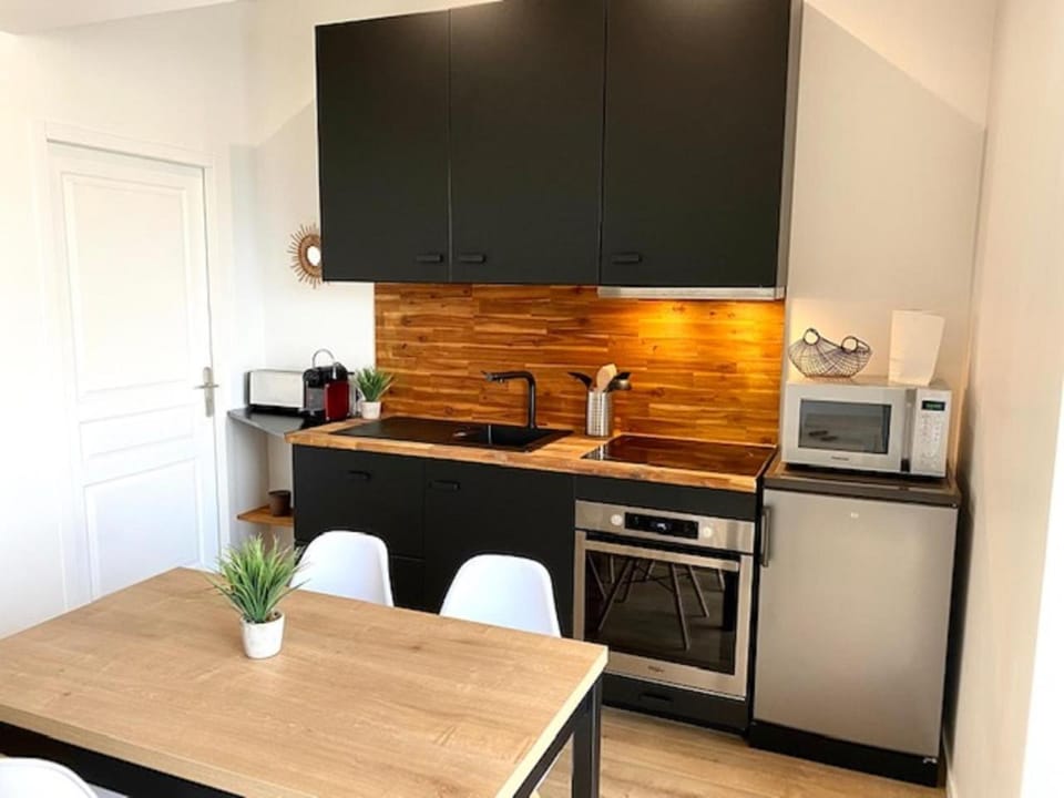 Kitchen or kitchenette, stove, kitchen