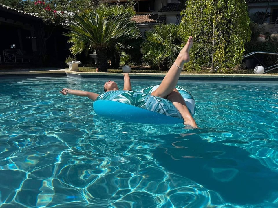 People, Swimming pool