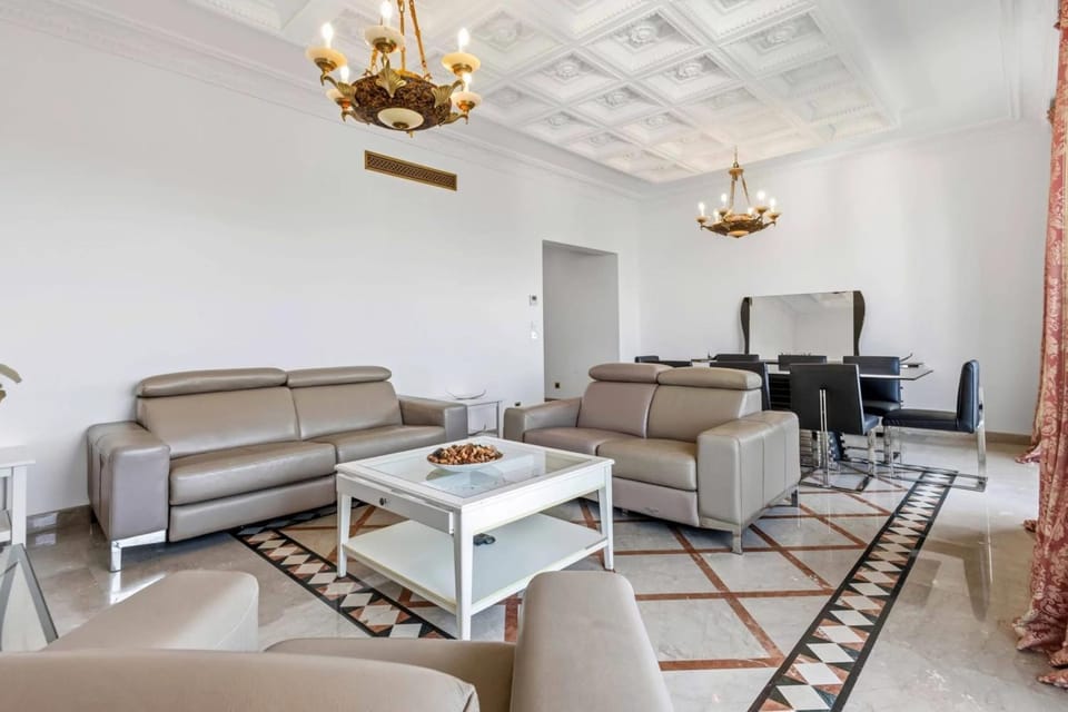 REF 1757 - Cannes Back Croisette - Sea view apartment for rent Apartment in Cannes