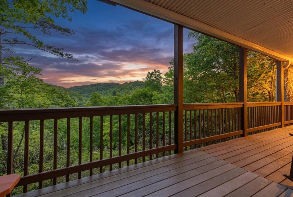 MsBeeHavin' - Powder Horn Mountain House in Watauga