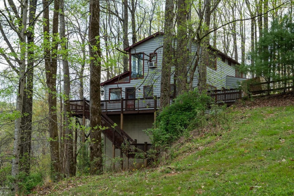 Eagle Point - Powder Horn Mountain House in Watauga