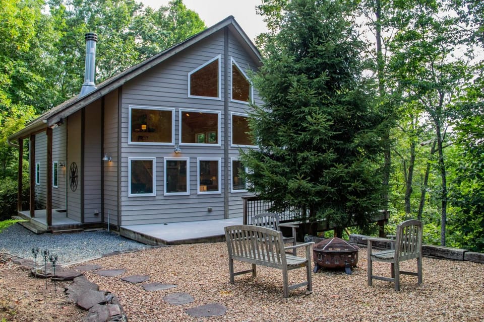 Moonlight Ridge - Powder Horn Mountain House in Watauga