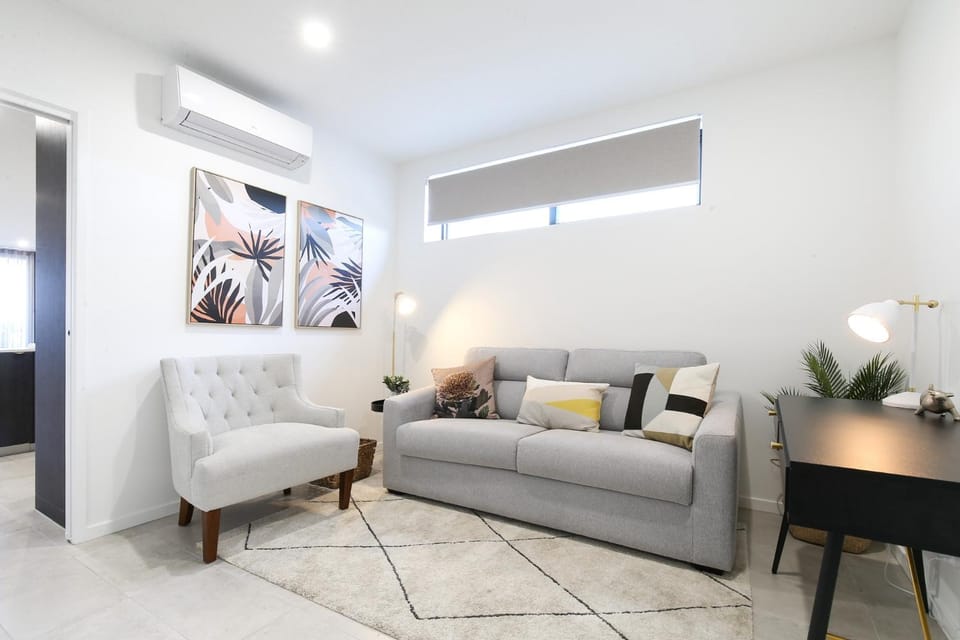 Elegant 2-Bed Apartment with Incredible Bay Views Apartment in Batemans Bay