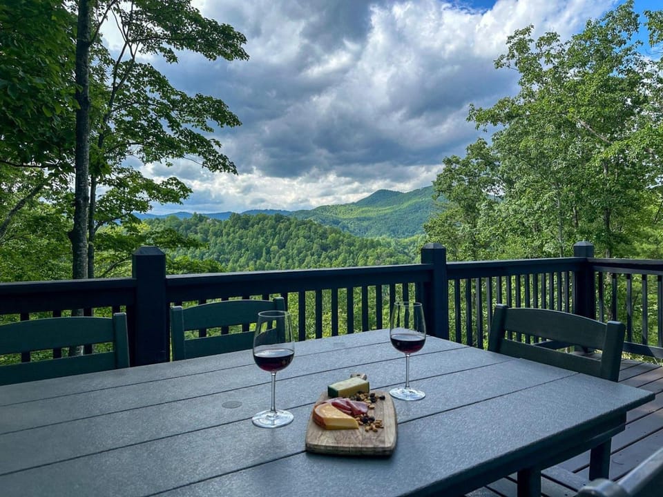 Star View Cabin - Powder Horn Mountain Cabin in Watauga