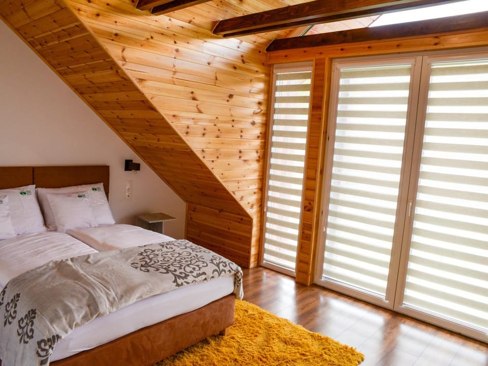 Bed, View (from property/room), Balcony/Terrace, Photo of the whole room, Decorative detail, Bedroom, Garden view, Landmark view, Mountain view, Area and facilities, hair dresser, locker, wardrobe