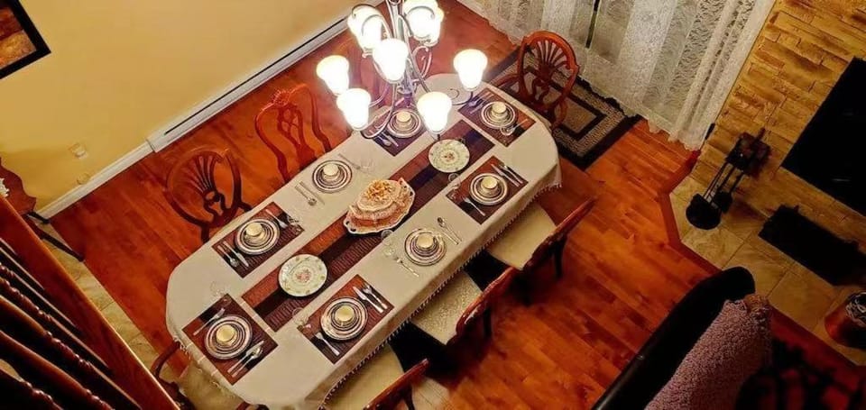 Amazing 3-bedroom entire Chalet-Sauna+lakeview+Spa+BBQ(Best place to relax) House in Quebec