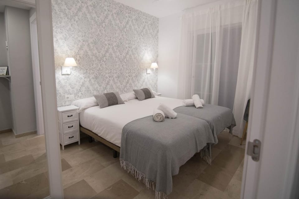 NEW! Luxury CITY CENTER & 2 BALCONIES Apartment in Malaga
