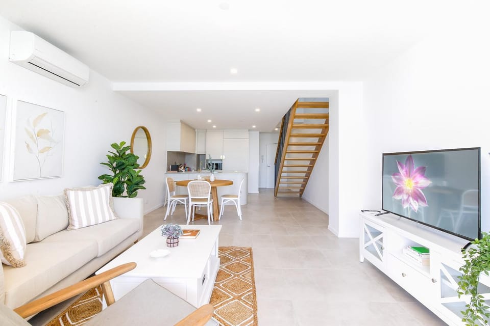 Lavish Coastal 2-Bed with Stunning Ocean Views Apartment in Batemans Bay