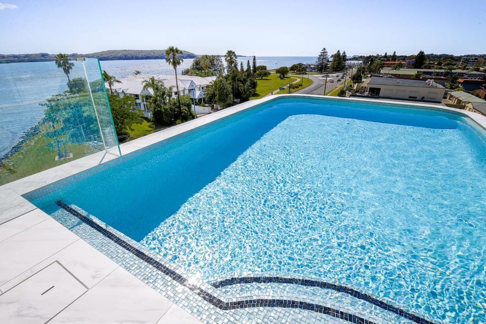 Lavish Coastal 2-Bed with Stunning Ocean Views Apartment in Batemans Bay