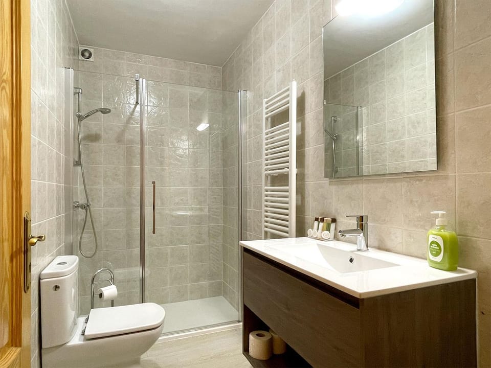 Shower, Toilet, Bathroom