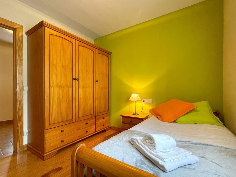 Bed, Bedroom, wardrobe