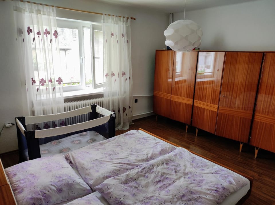 Photo of the whole room, Bedroom, wardrobe