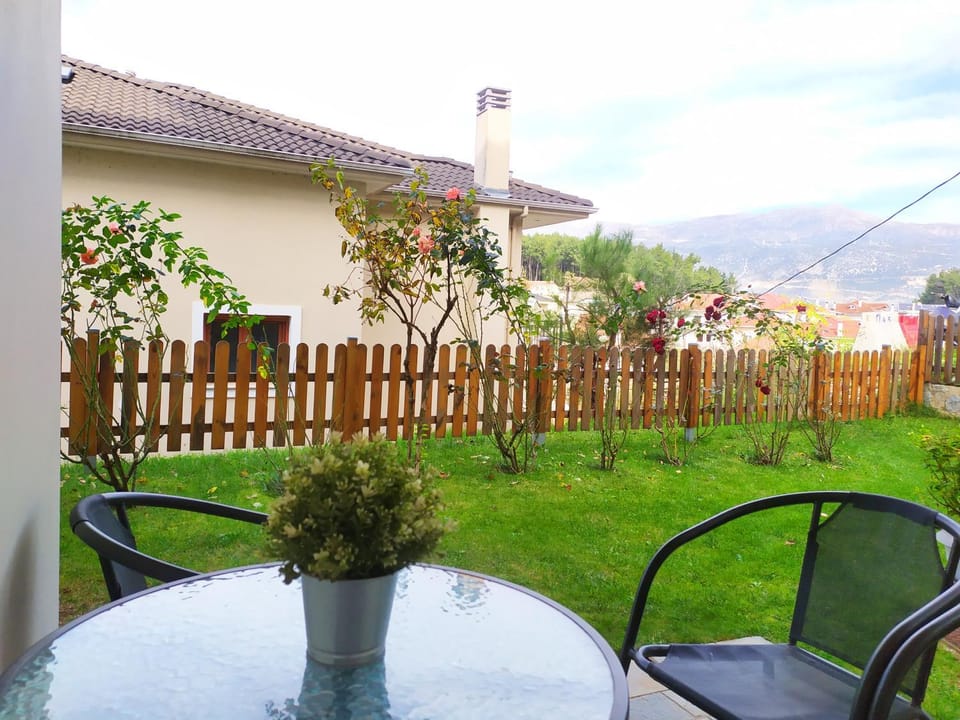 Natural landscape, Garden, View (from property/room), Garden view, Mountain view