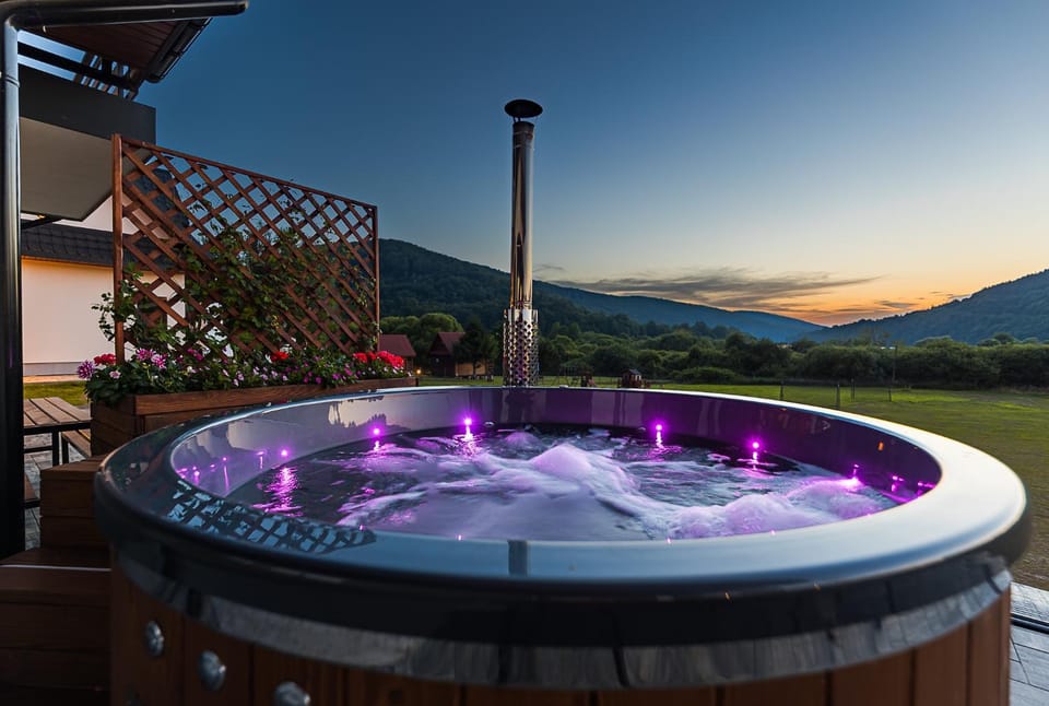 BBQ facilities, BBQ facilities, Garden, Garden, Hot Tub, View (from property/room), Balcony/Terrace, Balcony/Terrace, Garden view, Garden view, Lake view, Lake view, Mountain view, Mountain view, Sunset, pet friendly, pet friendly