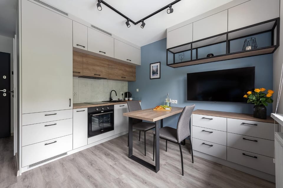 TV and multimedia, Kitchen or kitchenette, dishwasher, stove