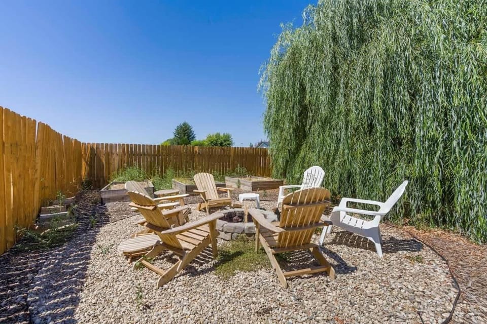 Caldwell Lux Getaway! Large Family Friendly Home House in Caldwell