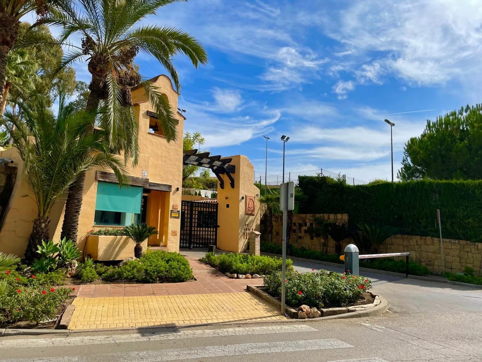 Apartment next to the El Campanario, Atalaya Golf Apartment in Costa del Sol