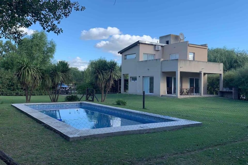 Las Acacias House in Buenos Aires Province