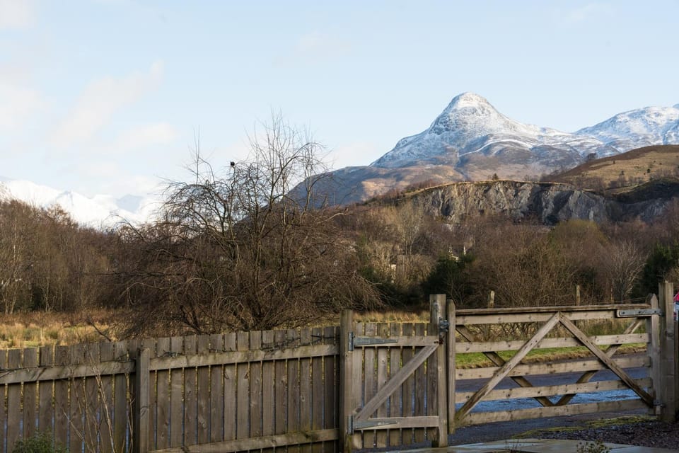 Nearby landmark, Natural landscape, Mountain view