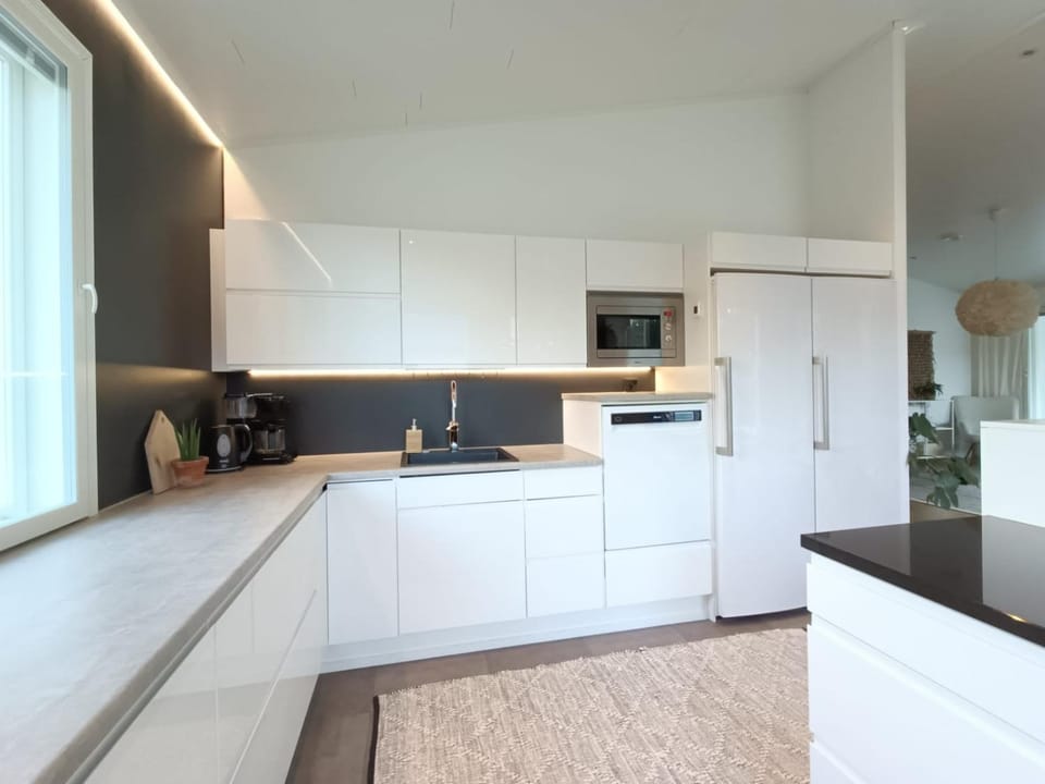 Kitchen or kitchenette, dishwasher, minibar, pet friendly, stove, toaster