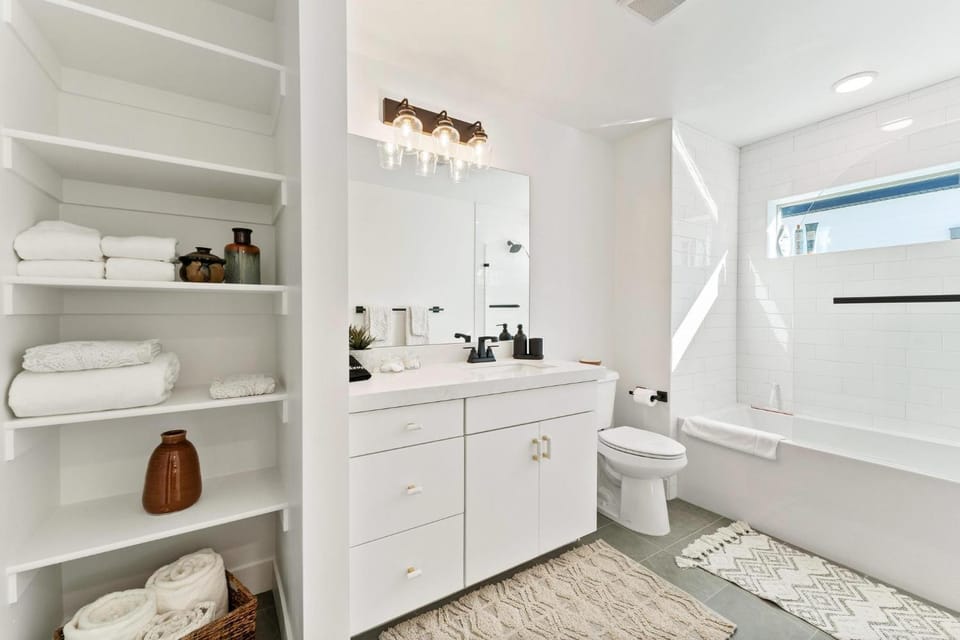 Bathroom, Bath