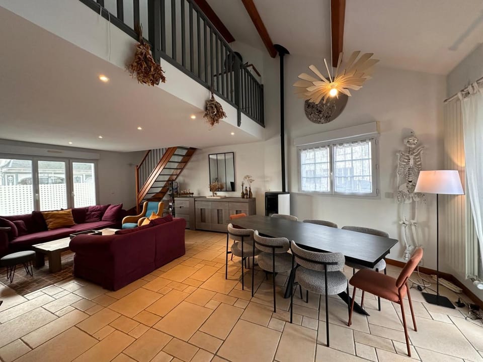 Living room, Seating area