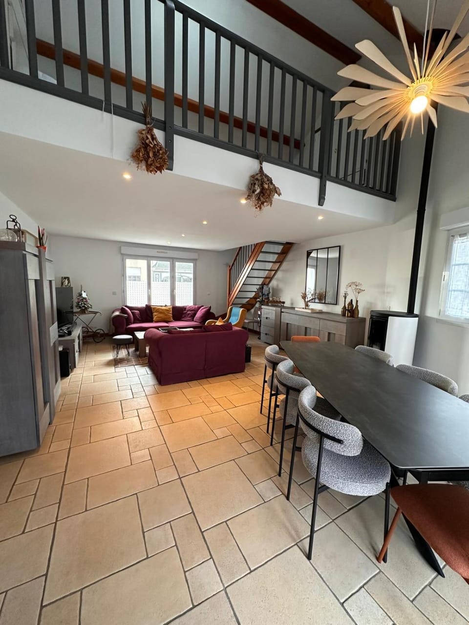 Living room, Seating area, Dining area