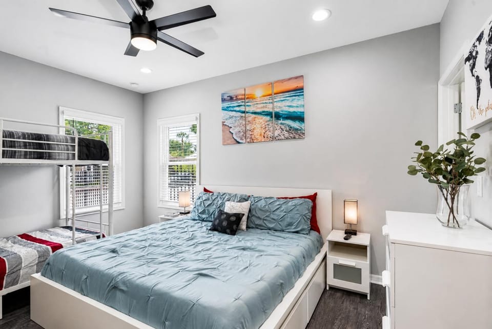 Ybor City Group Home Game Room & Sleeps 12 Tampa Apartment in Tampa