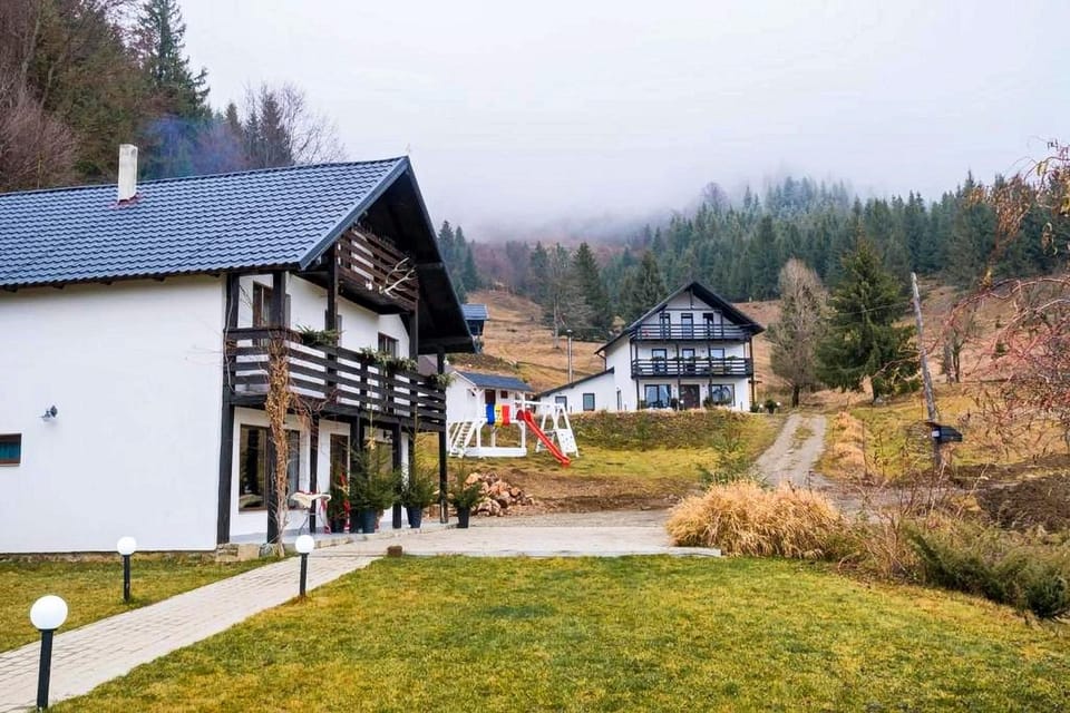 Domeniul Barabuc Colibita House in Romania