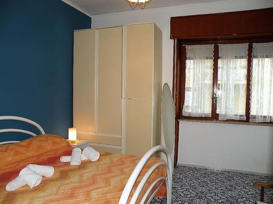 Bedroom, wardrobe