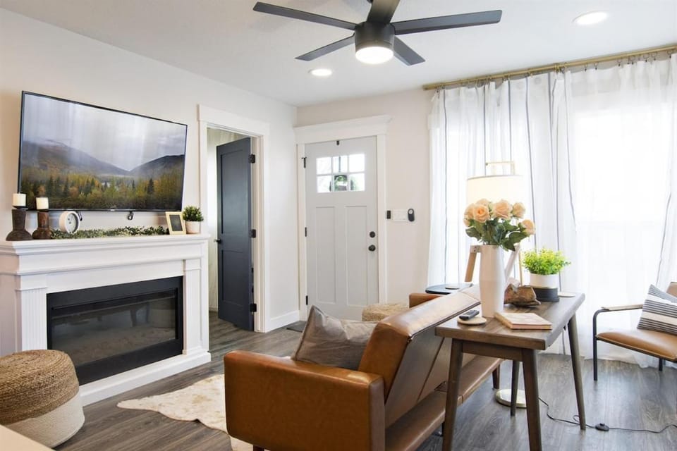 Modern Gatsby 2b15b Caldwell Near Golf Course! House in Caldwell