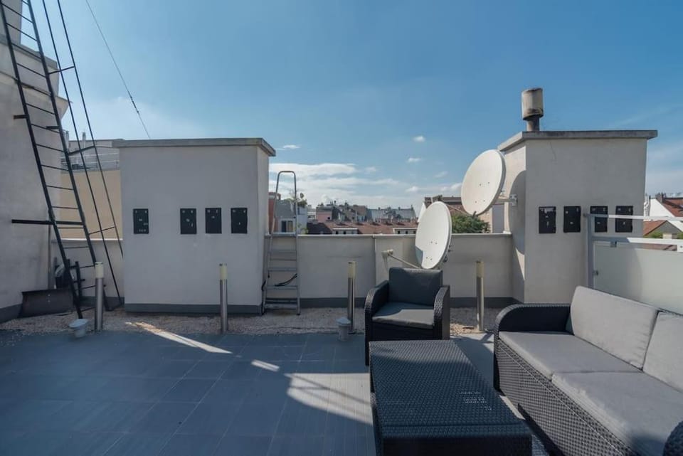 View (from property/room), Balcony/Terrace