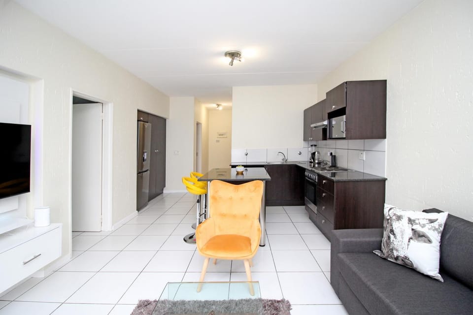 GREENWICH 2 bedroom 2 bath serv apart with 24hrs electricity Apartment hotel in Sandton