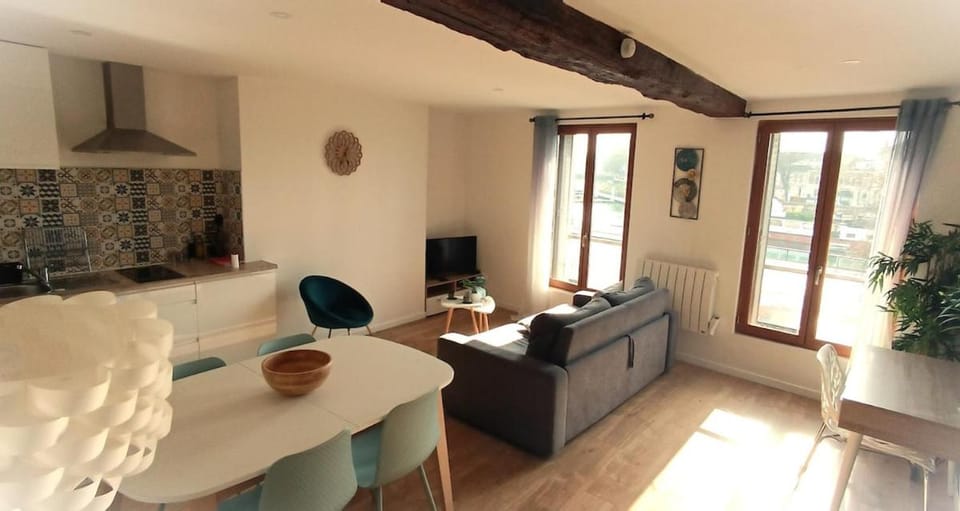 TV and multimedia, Living room, Dining area