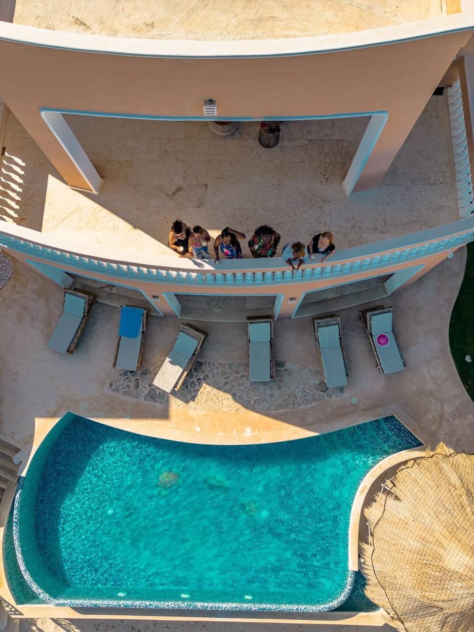 Balcony/Terrace, Swimming pool, Swimming pool, sunbed