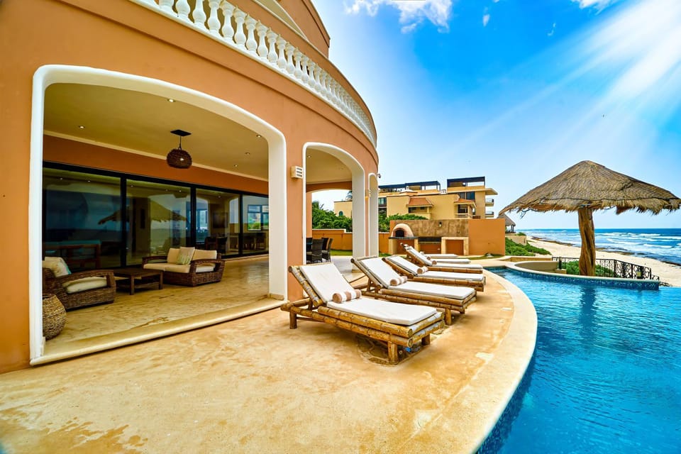 Swimming pool, sunbed