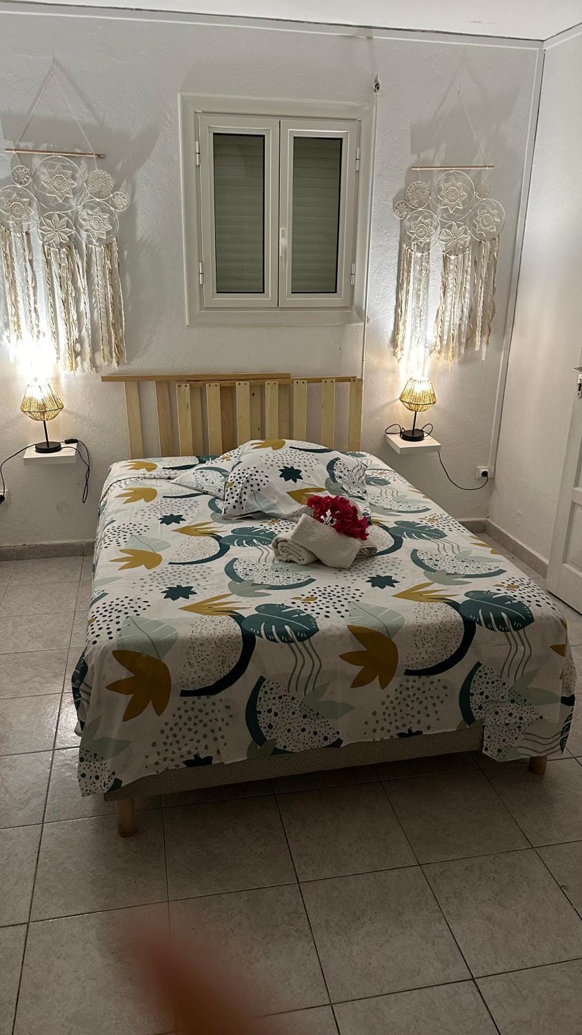 Bed, Photo of the whole room, Bedroom