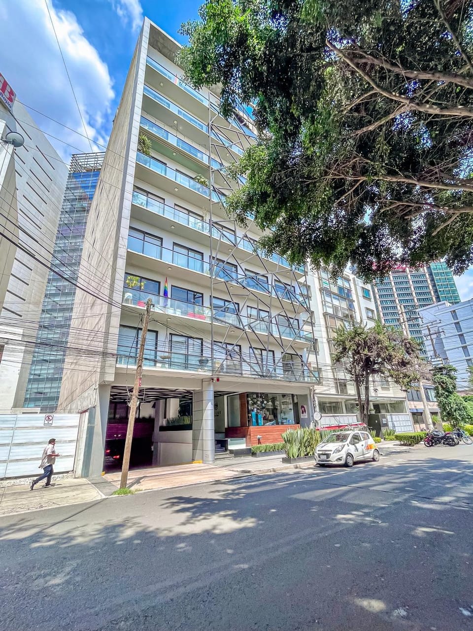Property building, Off site, Neighbourhood, City view, Street view, Parking