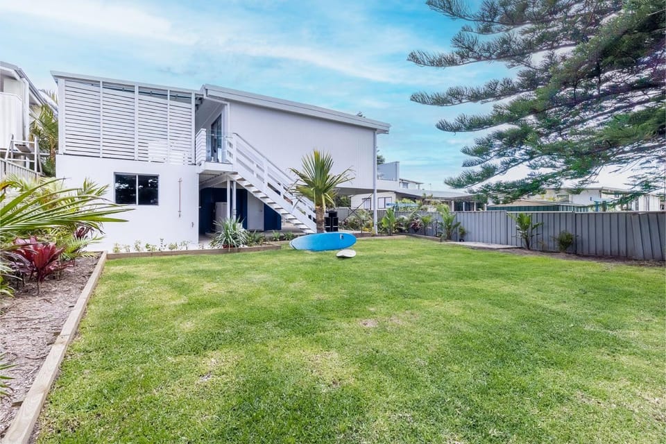 Property building, Garden, Garden view