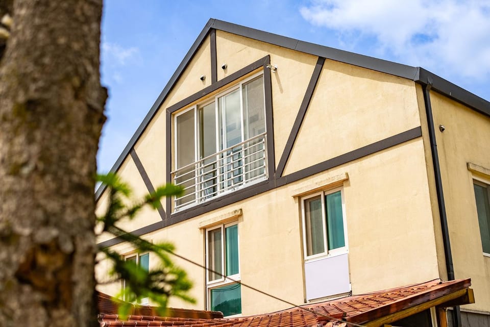 Property building, Day