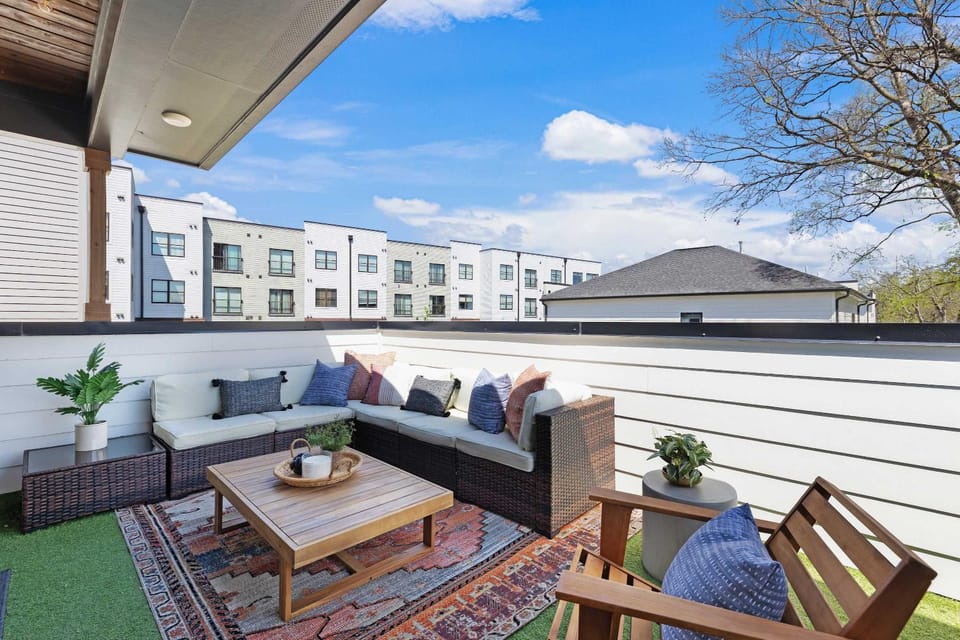 The Willie - Newly Redesigned, Game Room & Rooftop House in Nashville