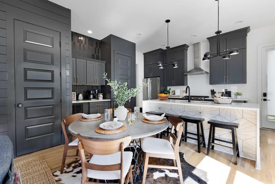 The Willie - Newly Redesigned, Game Room & Rooftop House in Nashville
