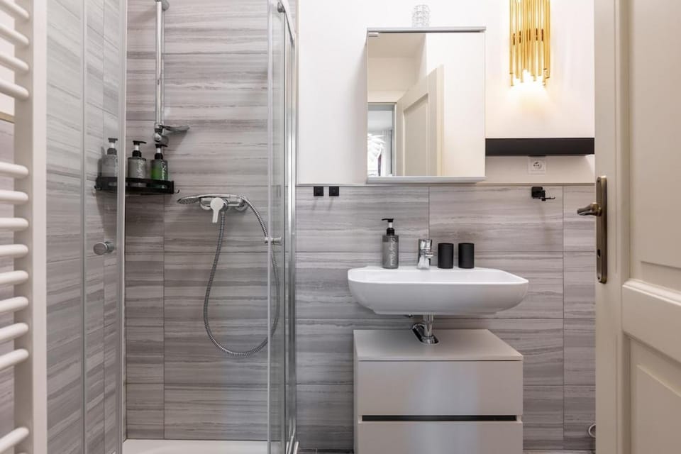 Modern Apartment with Balcony & Free Parking Apartment in Prague