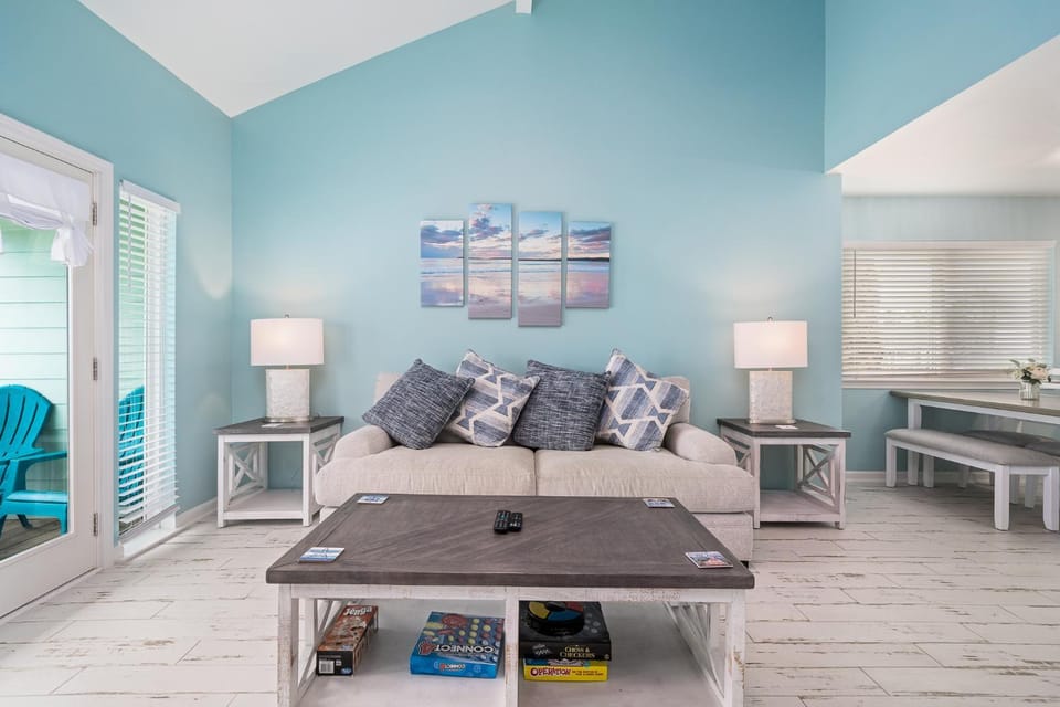 Living room, Seating area, furniture
