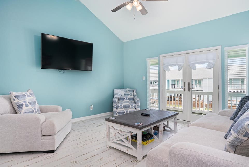 TV and multimedia, Balcony/Terrace, Living room, Seating area, furniture