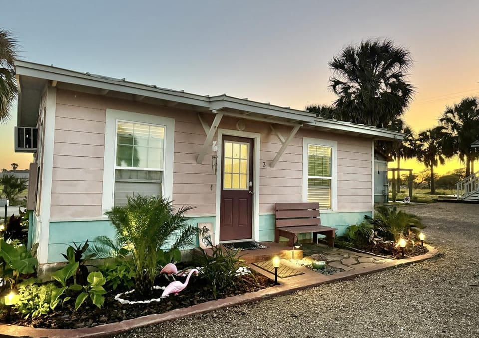 Property building, Facade/entrance, Garden, Sunset, Parking
