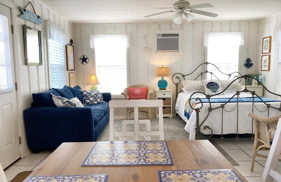 Bed, Living room, Seating area, Bedroom, furniture, air conditioner